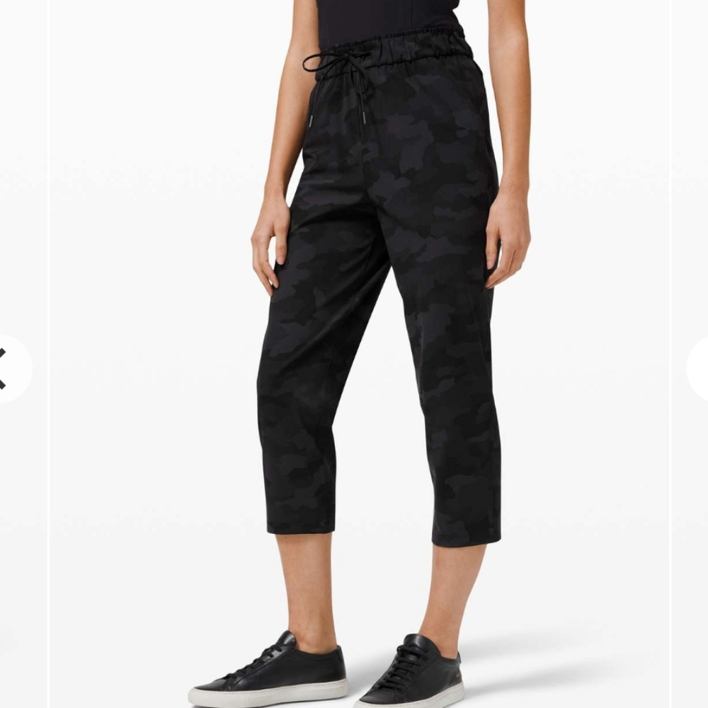 lululemon athletica Black Cropped Pants